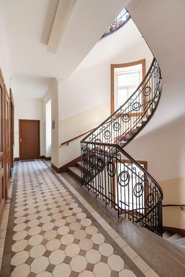 Universum Apartment Wina Bagian luar foto