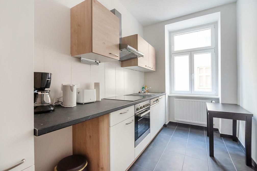 Universum Apartment Wina Bagian luar foto