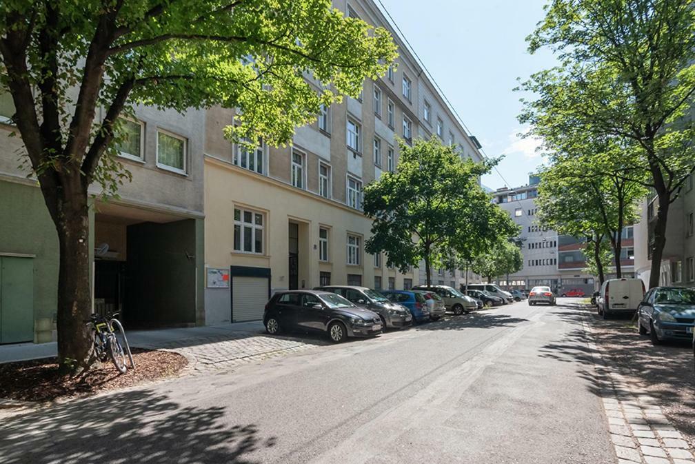 Universum Apartment Wina Bagian luar foto